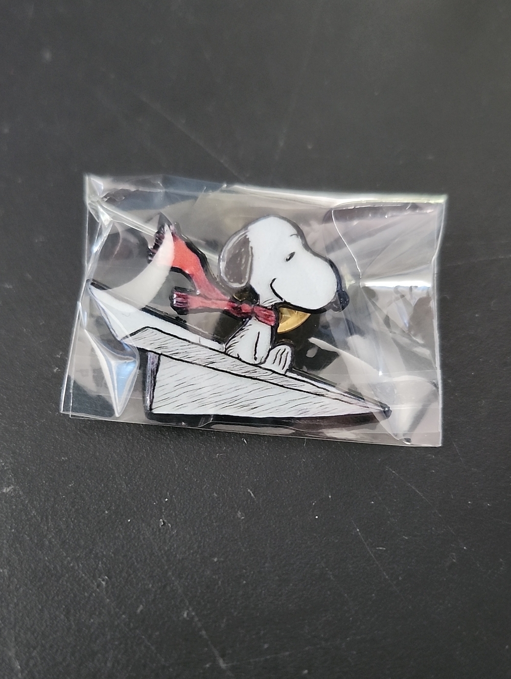 Peanuts Snoopy Riding Paper Airplane Red Scarf Enamel Pin - Picture 4 of 4